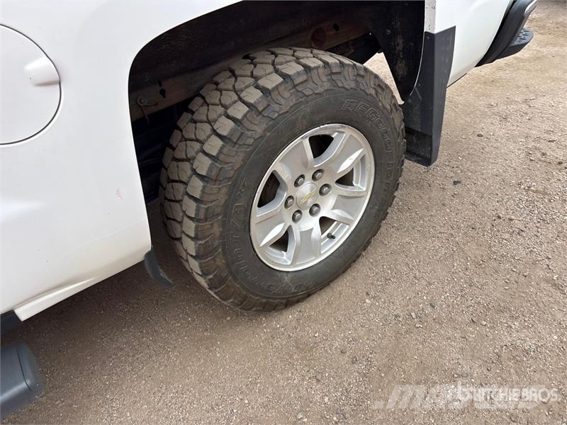 Chevrolet Silverado 1500 4x4 Crew Cab Pickup 其他