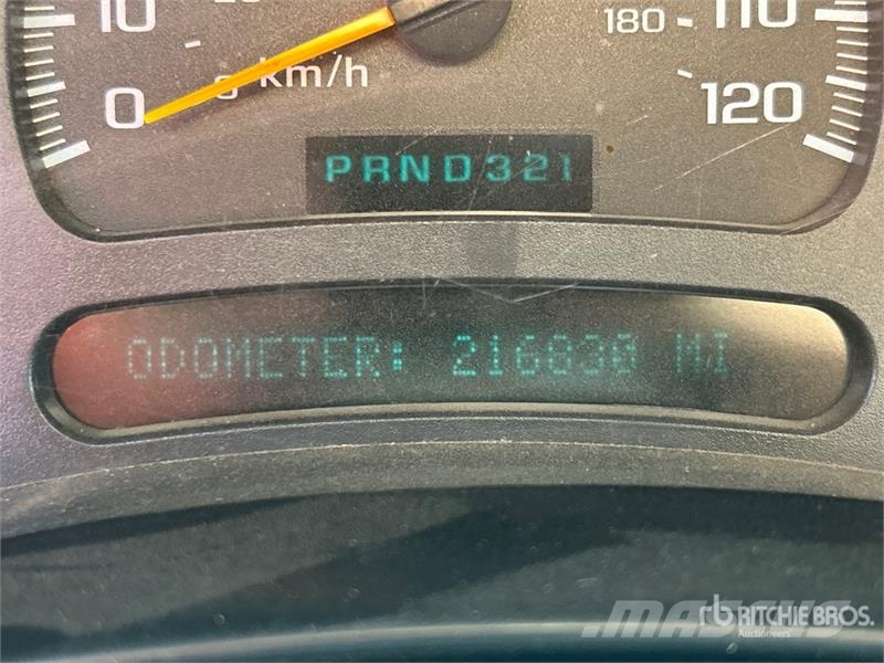 Chevrolet Silverado 1500 4x2 Pickup Outro
