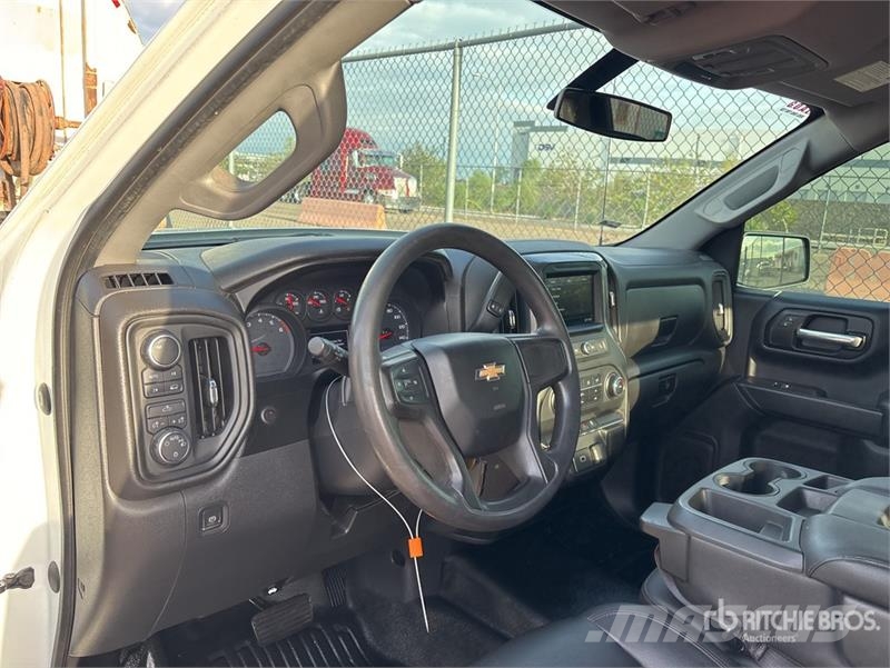 Chevrolet Silverado 1500 4x4 Crew Cab Pickup 其他