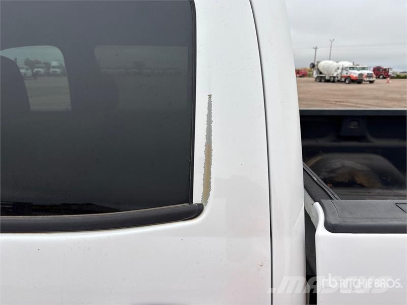 Chevrolet Silverado 1500 4x4 Crew Cab Pickup 其他
