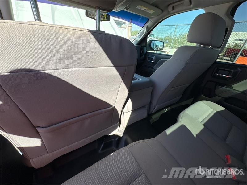 Chevrolet Silverado 1500 Custom 4x4 Extended Cab Pickup Drugi