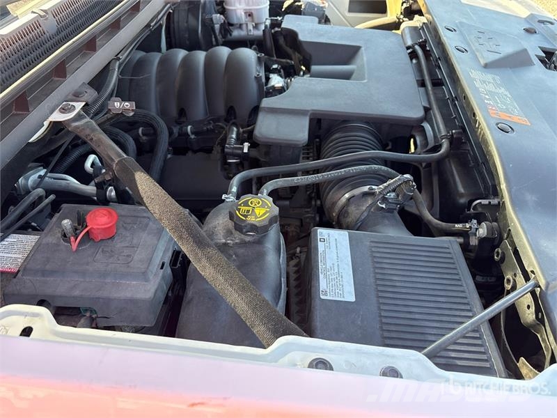 Chevrolet Silverado 1500 Custom 4x4 Extended Cab Pickup Drugi