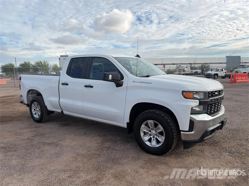 Chevrolet Silverado 1500 4x2 Crew Cab Pickup 其他