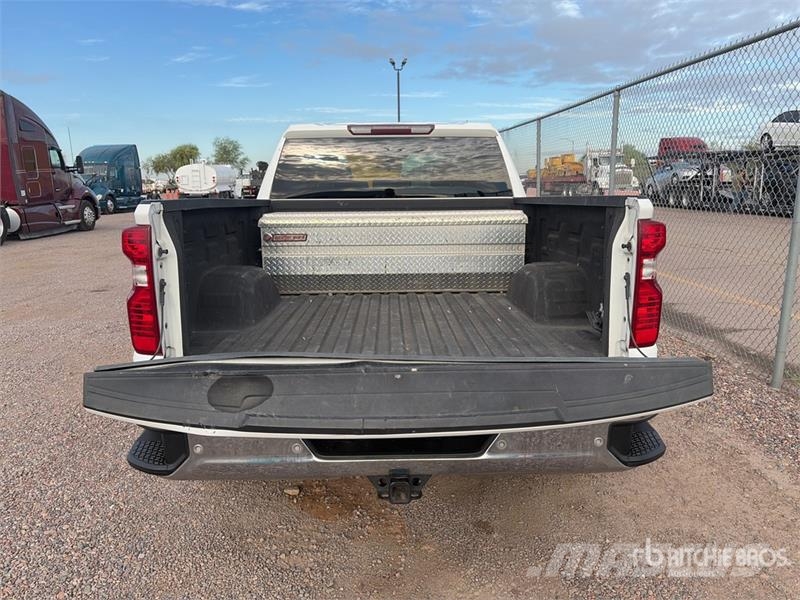 Chevrolet Silverado 1500 4x2 Crew Cab Pickup 其他