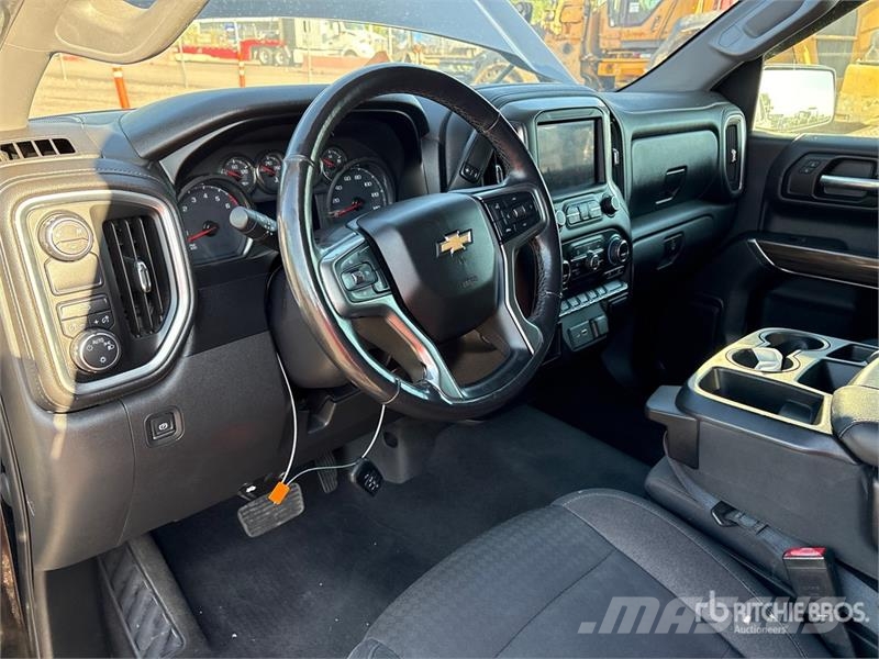 Chevrolet Silverado 1500 4x2 Crew Cab Pickup Прочие фургоны