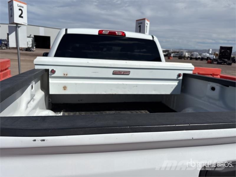 Chevrolet Silverado 1500 4x2 Crew Cab Pickup Ostalo