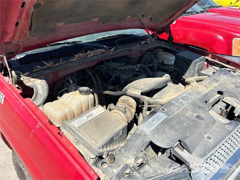 Chevrolet Silverado 1500 4x2 Pickup Outro