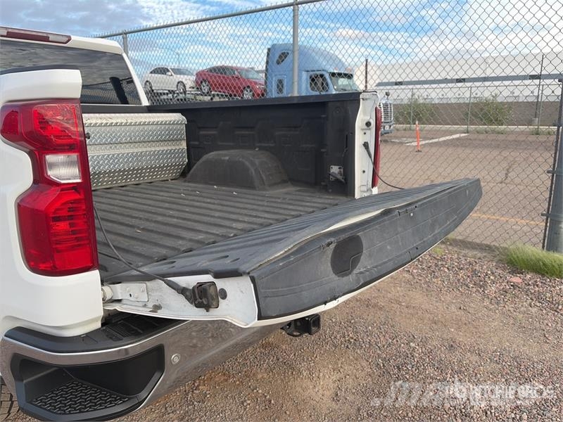 Chevrolet Silverado 1500 4x2 Crew Cab Pickup 其他