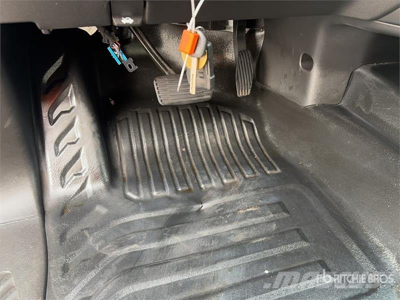 Chevrolet Silverado 1500 4x2 Crew Cab Pickup 其他