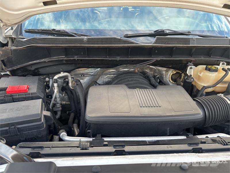 Chevrolet Silverado 1500 4x4 Crew Cab Pickup 其他