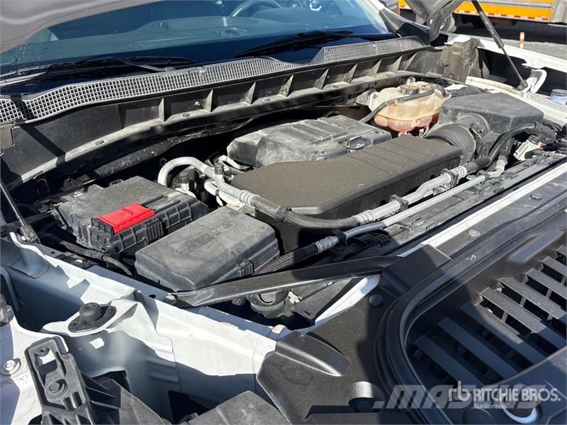 Chevrolet Silverado 1500 4x4 Crew Cab Pickup Інше