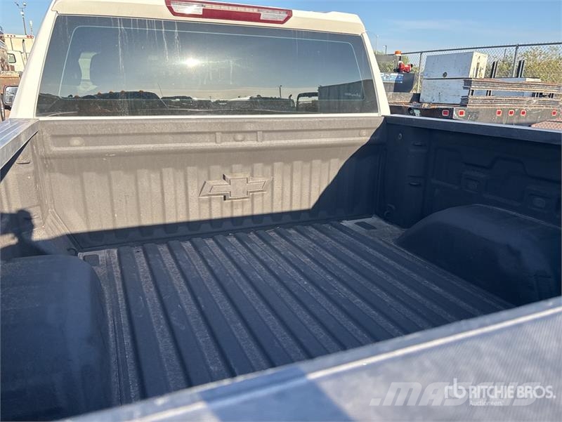 Chevrolet Silverado 1500 4x4 Crew Cab Pickup Άλλα Vans