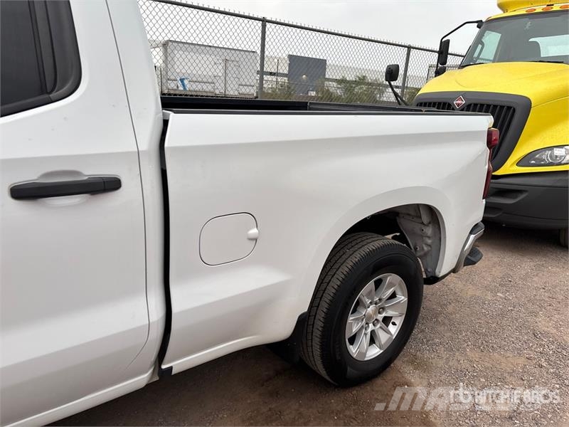 Chevrolet Silverado 1500 4x2 Extended Cab Pickup Andre varebiler