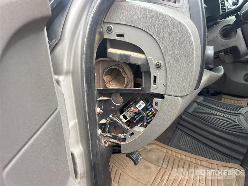 Chevrolet Silverado 1500 4x2 Extended Cab Pickup Outro