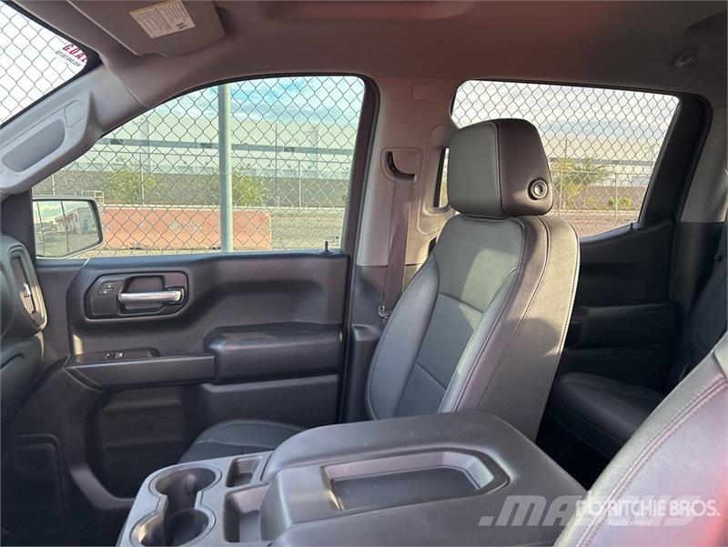 Chevrolet Silverado 1500 4x4 Crew Cab Pickup 其他