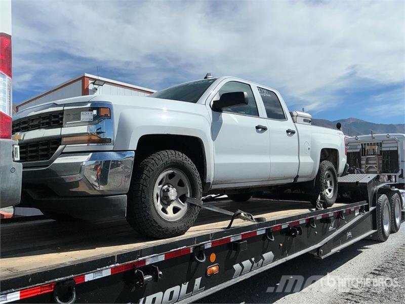 Chevrolet Silverado 1500 4x4 Extended Cab Pickup 其他