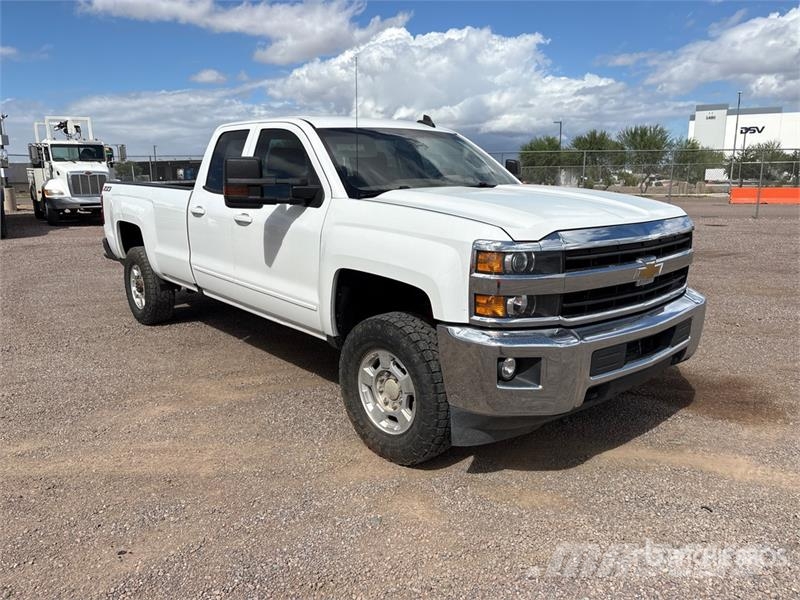 Chevrolet Silverado 2500HD LT 4x4 Extended Cab Pickup Drugi