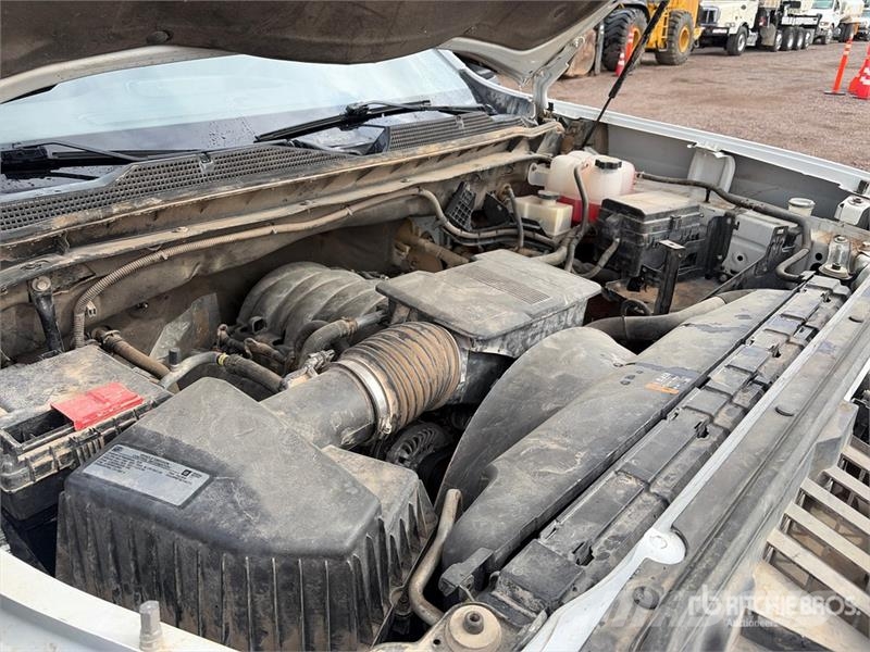 Chevrolet Silverado 2500HD 4x2 Crew Cab Pickup Andere Transporter