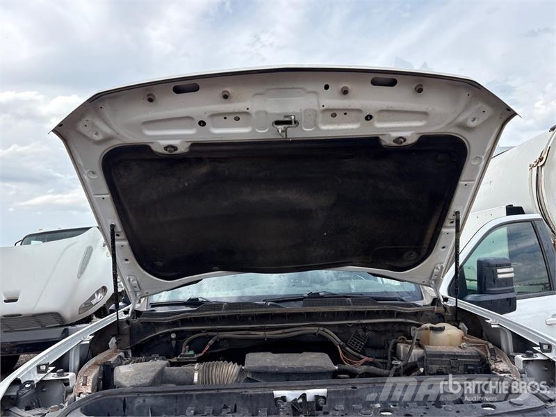 Chevrolet Silverado 2500HD Z71 4x4 Extended Cab Pickup (Inop Прочие фургоны