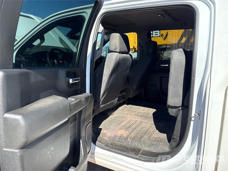 Chevrolet Silverado 2500 HD Z71 4x4 Crew Cab Pickup (Inopera Diger