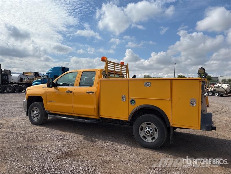 Chevrolet Silverado 2500HD Vieglais kravas automobilis/izkraušana no sāniem