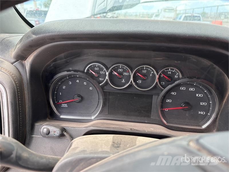 Chevrolet Silverado 2500 HD Custom 4x4 Extended Cab Pickup Drugi