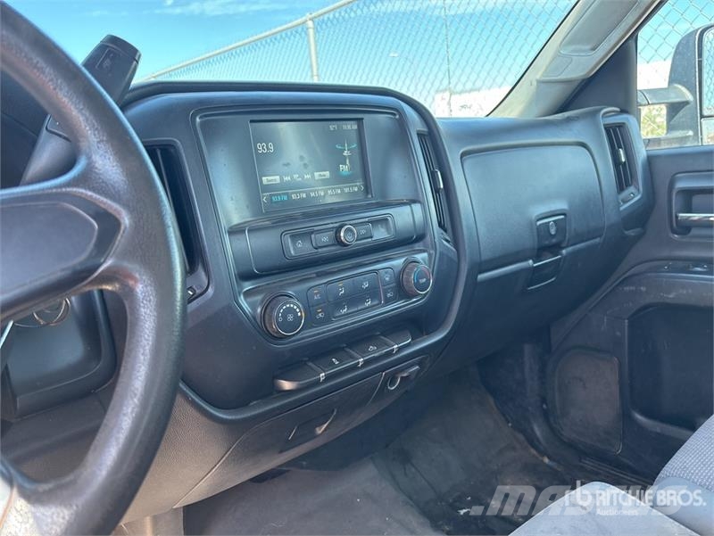 Chevrolet Silverado 2500 HD 4x2 Crew Cab Pickup Otros