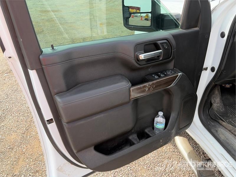 Chevrolet Silverado 2500HD 4x4 Crew Cab Pickup Otros