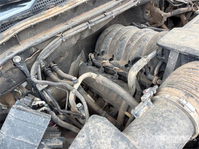 Chevrolet Silverado 2500HD Z71 4x4 Extended Cab Pickup Outro