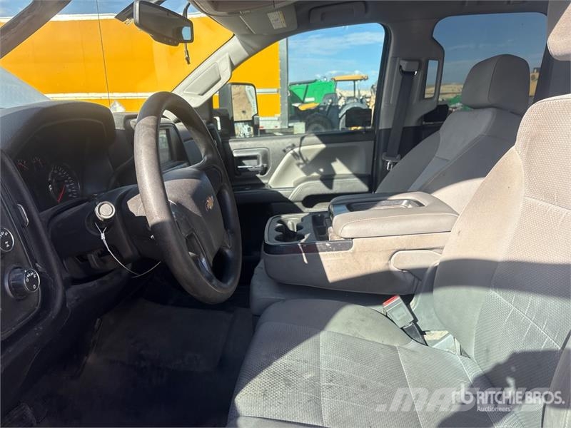 Chevrolet Silverado 2500HD 4x4 Crew Cab Utility Truck 픽업/드롭사이드