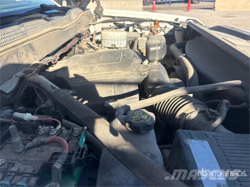 Chevrolet Silverado 2500HD 4x4 Crew Cab Utility Truck 픽업/드롭사이드