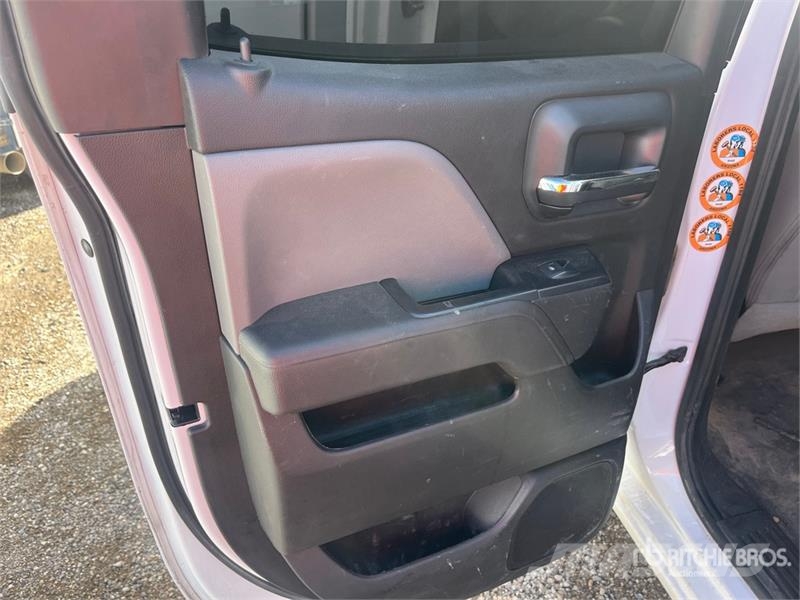 Chevrolet Silverado 2500HD 4x4 Crew Cab Utility Truck Prekucniki