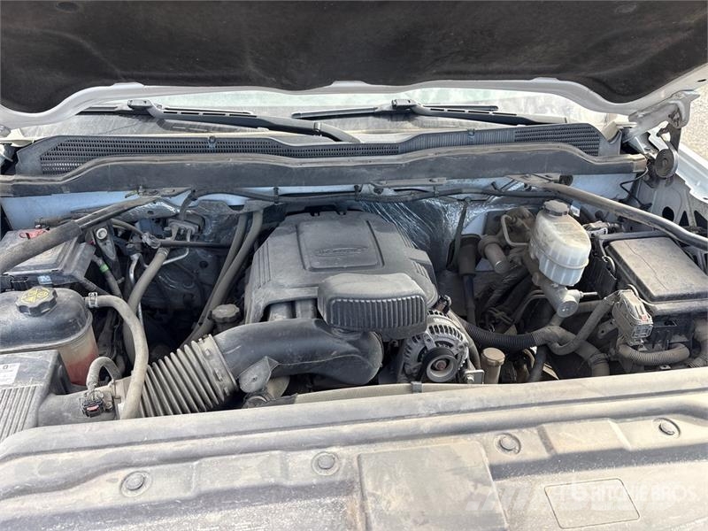 Chevrolet Silverado 2500HD Extended Cab Utility Truck Пикапи