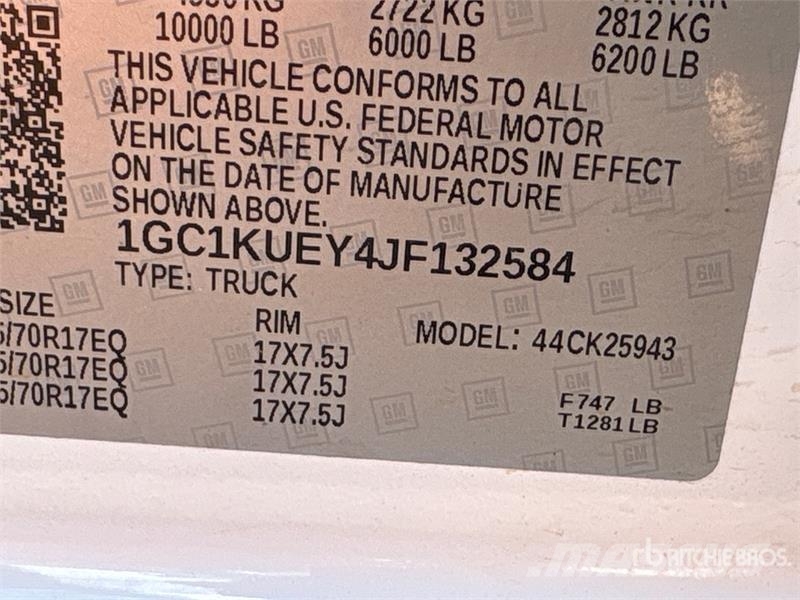 Chevrolet Silverado 2500HD شاحنات مسطحة/مفصلية الجوانب