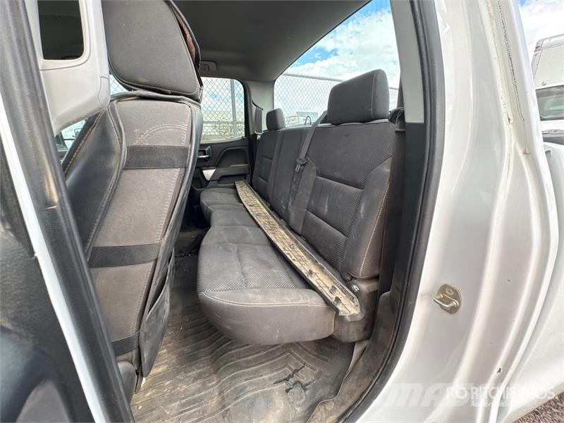 Chevrolet Silverado 2500HD LT 4x4 Extended Cab Pickup Drugi