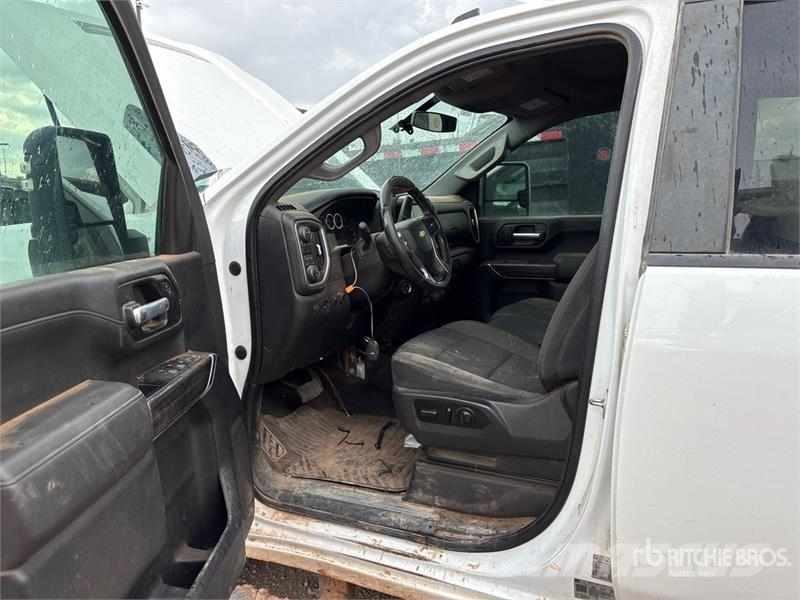 Chevrolet Silverado 2500HD Z71 4x4 Extended Cab Pickup (Inop Прочие фургоны