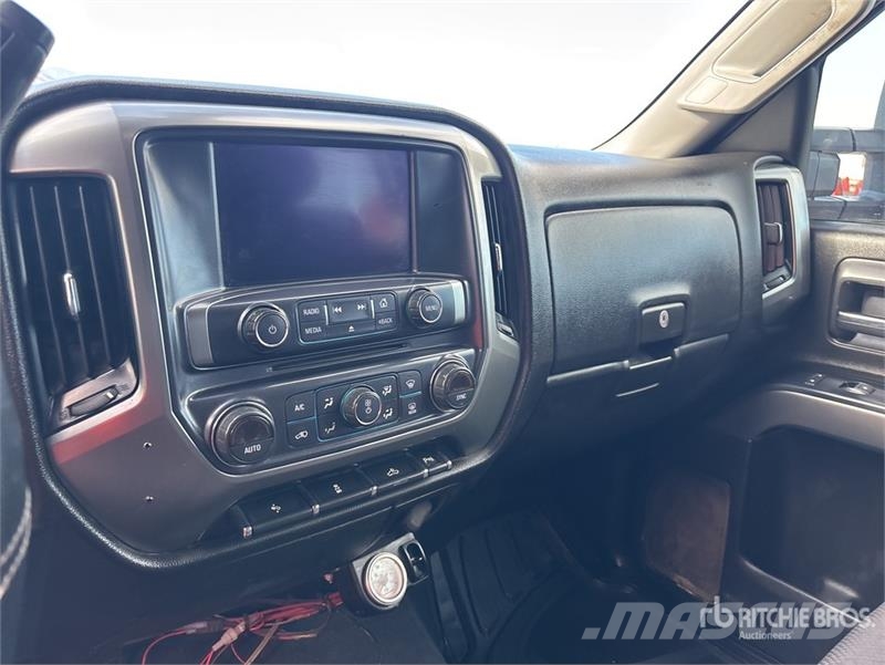 Chevrolet Silverado 2500HD 4x4 Crew Cab Pickup Ostalo
