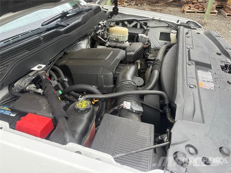 Chevrolet Silverado 2500HD 플랫베드/드롭사이드 트럭
