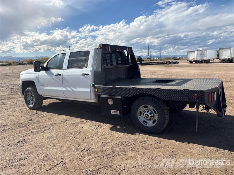Chevrolet Silverado 2500HD شاحنات مسطحة/مفصلية الجوانب