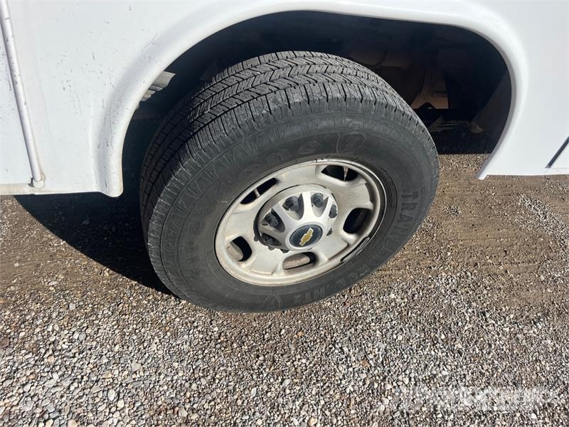 Chevrolet Silverado 2500HD 4x4 Crew Cab Utility Truck Prekucniki