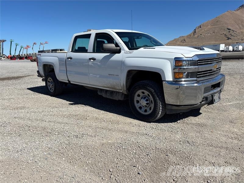 Chevrolet Silverado 2500HD 4x4 Crew Cab Pickup その他