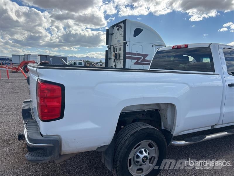 Chevrolet Silverado 2500 HD 4x2 Extended Cab Pickup Прочие фургоны