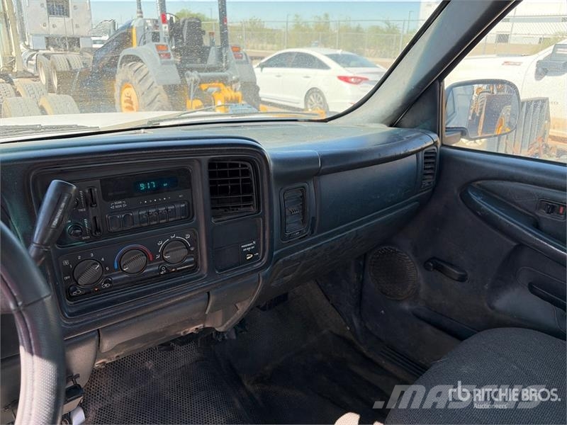 Chevrolet Silverado 2500HD 4x2 Utility Truck Pick-upy / Pojazdy z otwieranymi burtami