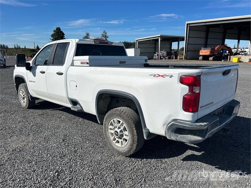 Chevrolet Silverado 2500 4x4 Extended Cab Pickup Drugi