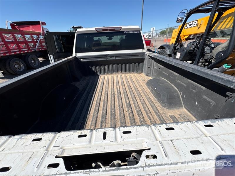 Chevrolet Silverado 2500 HD Z71 4x4 Crew Cab Pickup (Inopera Diger