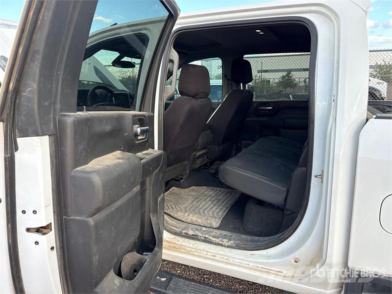 Chevrolet Silverado 2500HD Z71 4x4 Crew Cab Pickup その他
