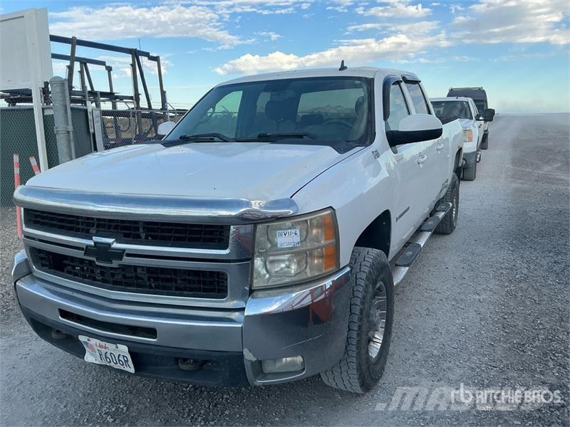 Chevrolet Silverado 2500 4x2 Crew Cab Pickup Other