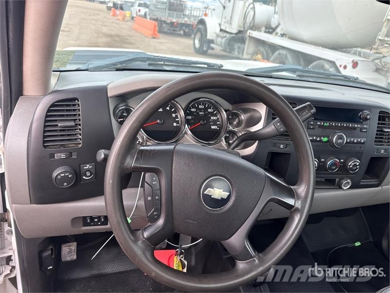 Chevrolet Silverado 2500HD 4x4 Pickup 其他