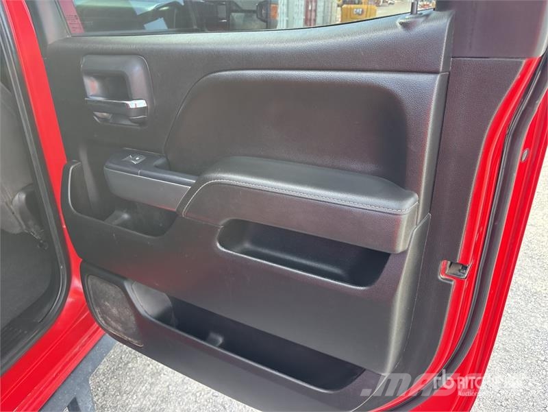 Chevrolet Silverado 2500HD 4x4 Crew Cab Pickup Ostalo