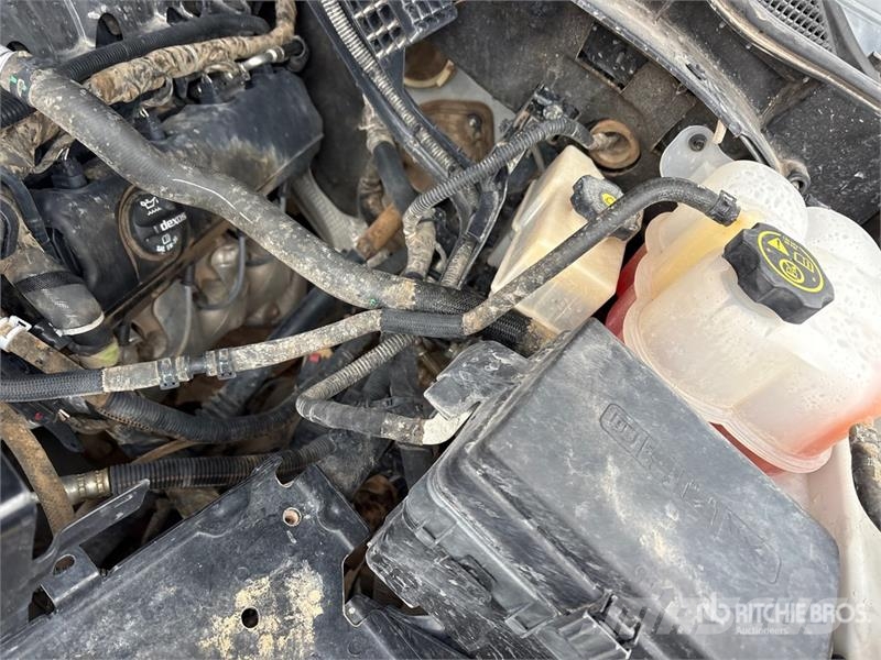 Chevrolet Silverado 2500HD 4x4 Crew Cab Pickup Diger